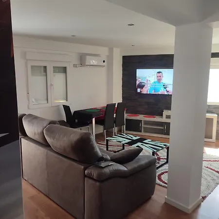 Cerca Plaza Pilar Apartman *