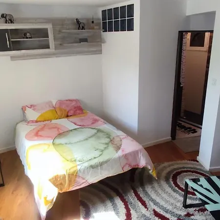 Cerca Plaza Pilar Apartman